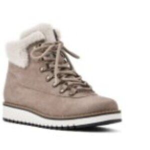 White Mountain Cozy Lace-up Hiker Boots size 8.5 M Sand color Like New!!!